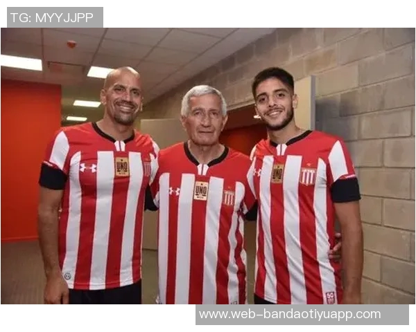 拉普拉塔大学生发声支持贝隆及全体球员坚决反对处罚决定