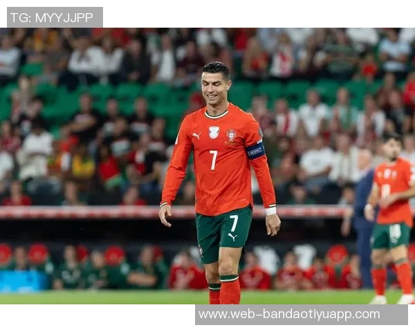 C罗因肘击染红被禁赛葡萄牙足协希望他下轮以观众身份出席比赛