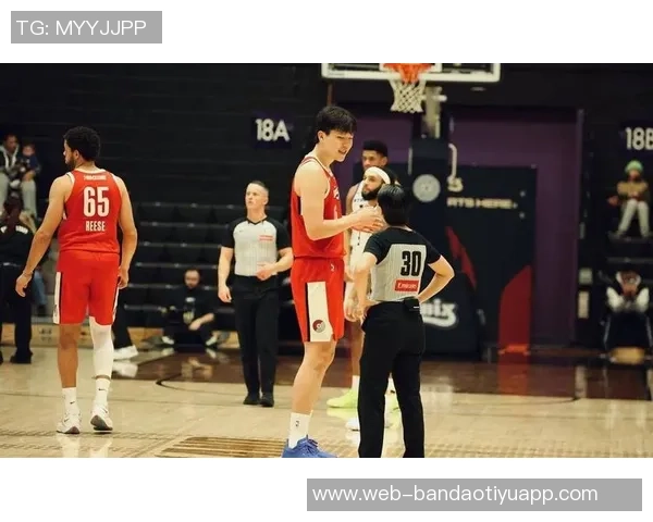 杨瀚森精彩单打尤班克斯背运转身动作大个子难以企及的绝技