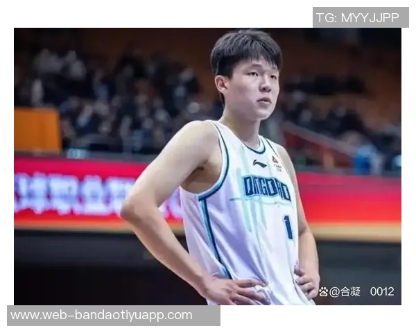 比卢普斯耐心指导杨瀚森学习与成长并重的篮球之路